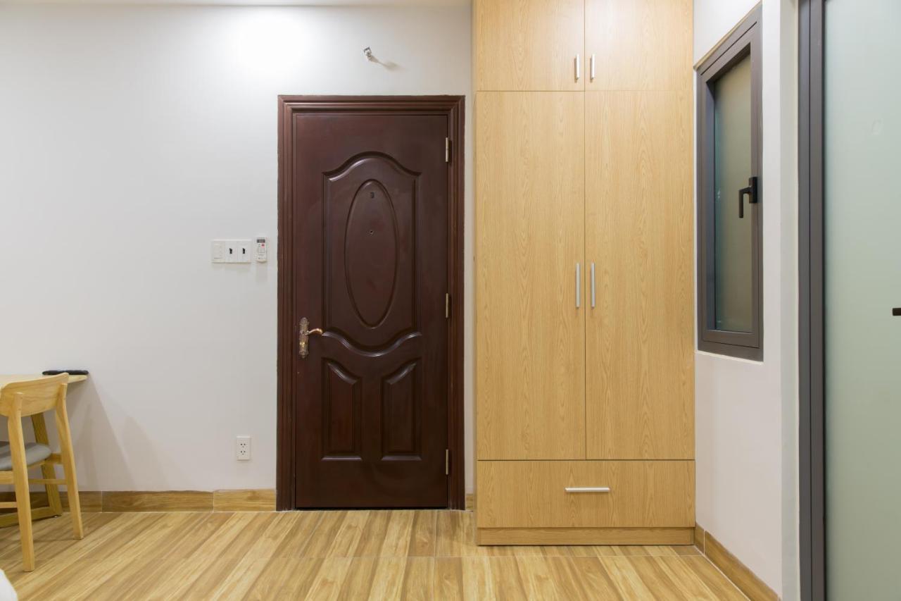 Reddoorz Premium Near E-Town Hotel Ho Chi Minh City Bagian luar foto
