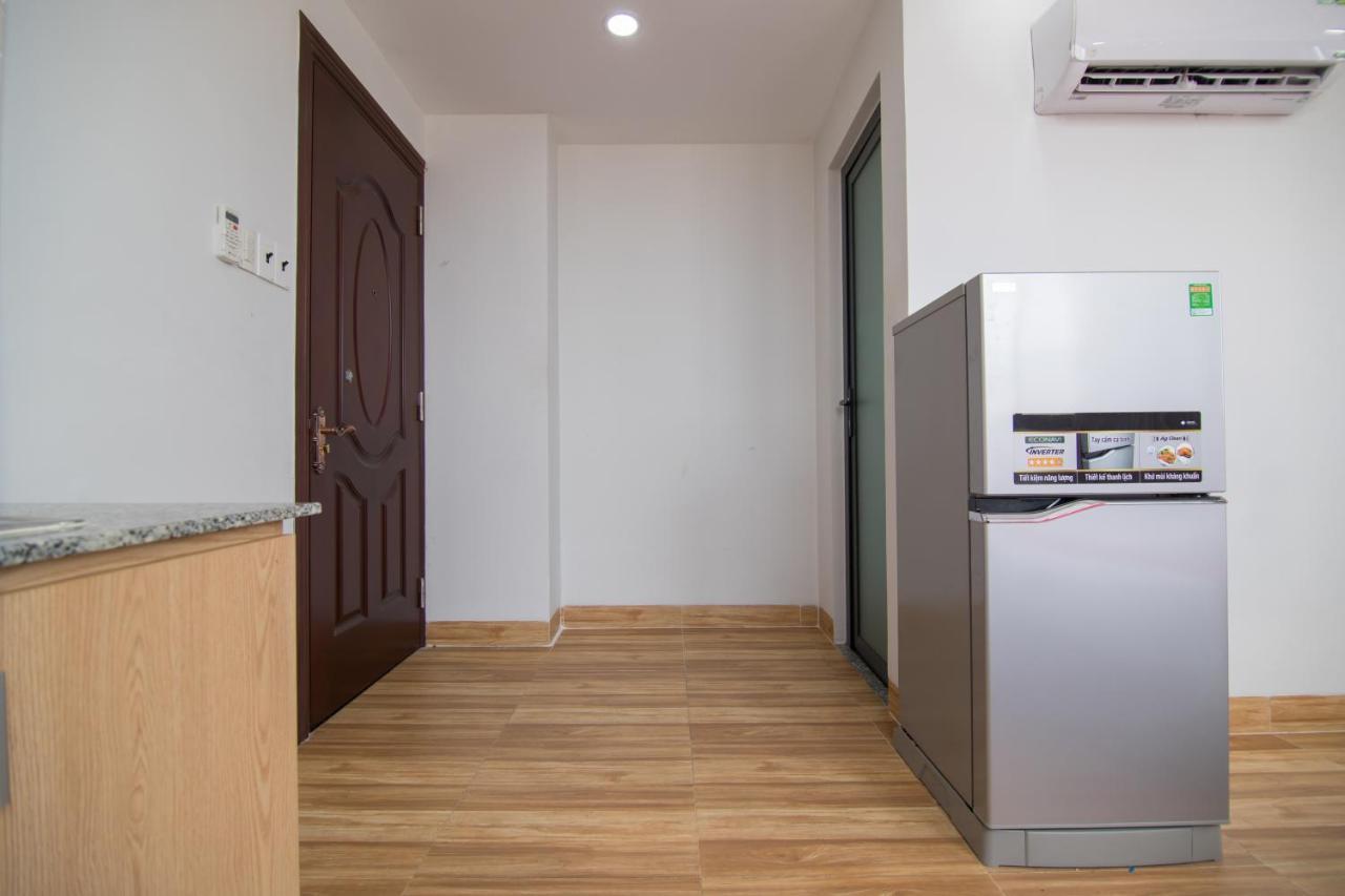 Reddoorz Premium Near E-Town Hotel Ho Chi Minh City Bagian luar foto